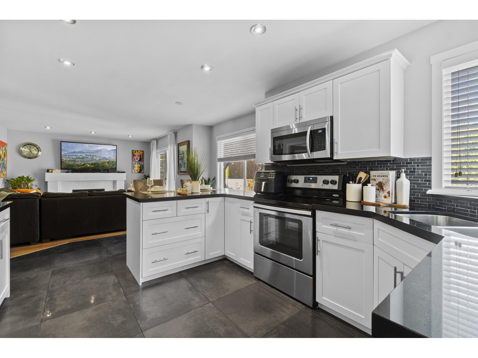 6456 188 Street, Surrey, British Columbia  V3S 8V1 - Photo 9 - R2980110