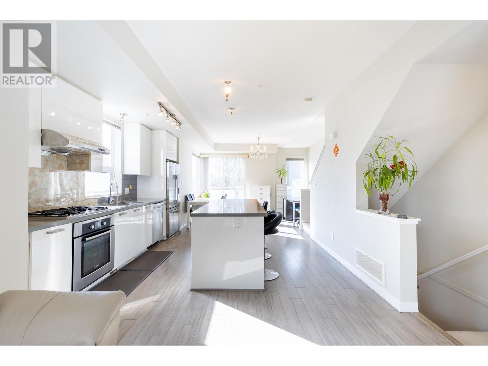 3138 Pierview Crescent, Vancouver, British Columbia  V5S 0A9 - Photo 9 - R2980366