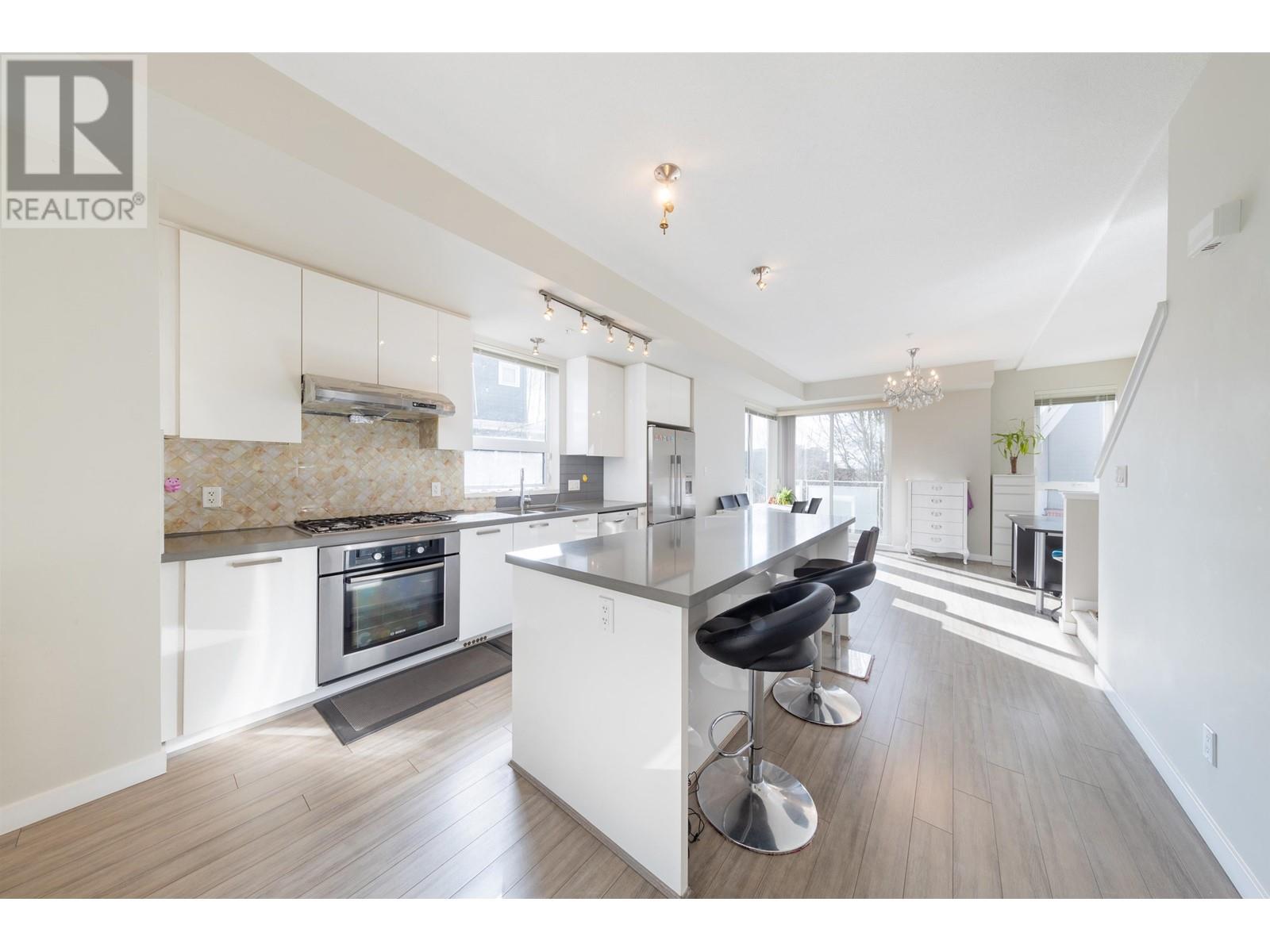 3138 Pierview Crescent, Vancouver, British Columbia  V5S 0A9 - Photo 6 - R2980366