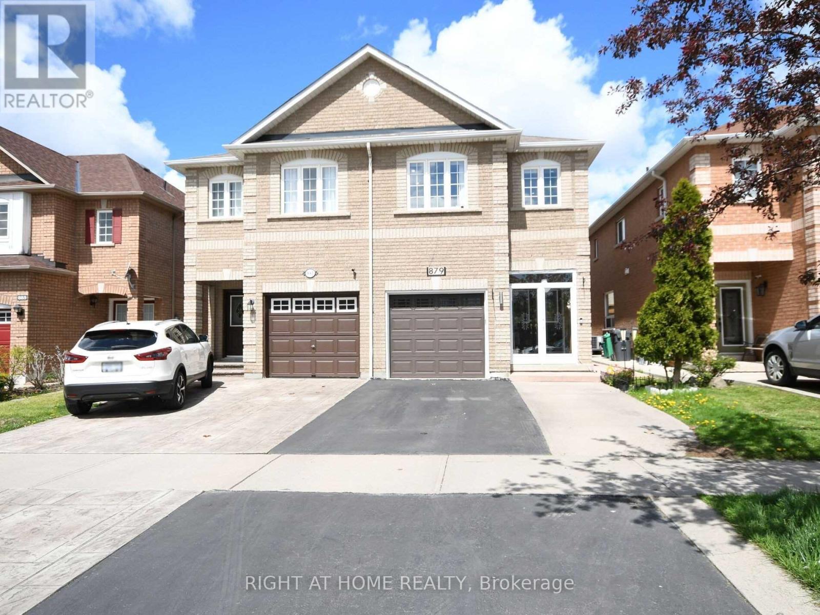 Property at 879 ROGERSON ROAD image 1