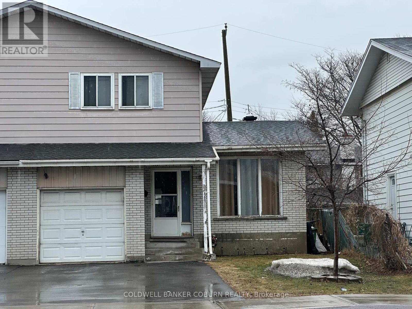 Property at 2211 ST LAURENT BOULEVARD image 1