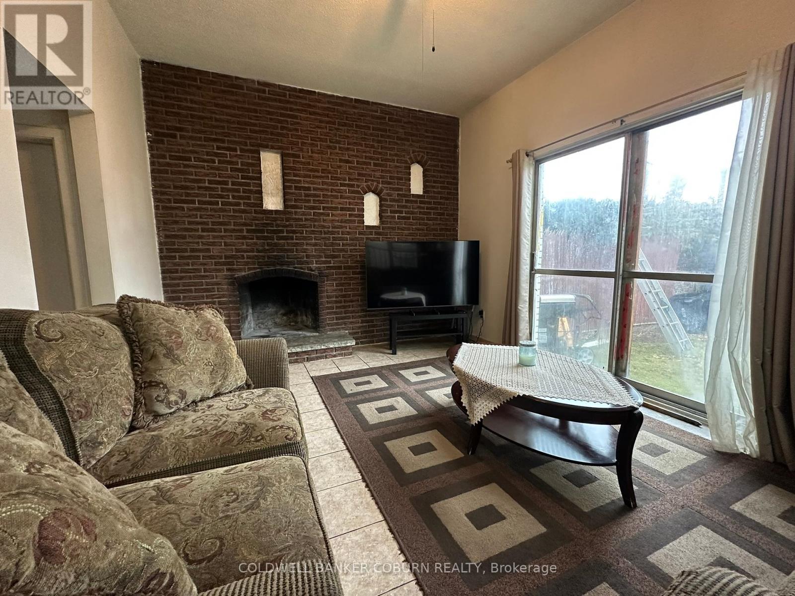 2211 St Laurent Boulevard, Ottawa, Ontario  K1G 1B1 - Photo 7 - X12036547