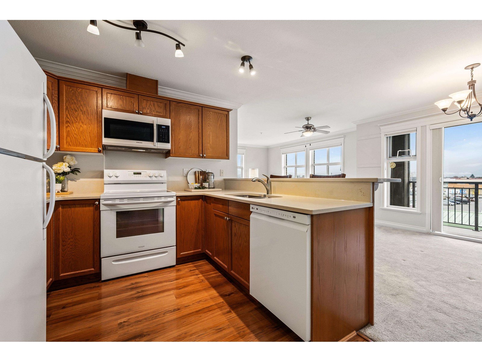 312 45645 Knight Road, Sardis West Vedder, Chilliwack, British Columbia  V2R 0B1 - Photo 13 - R2977754