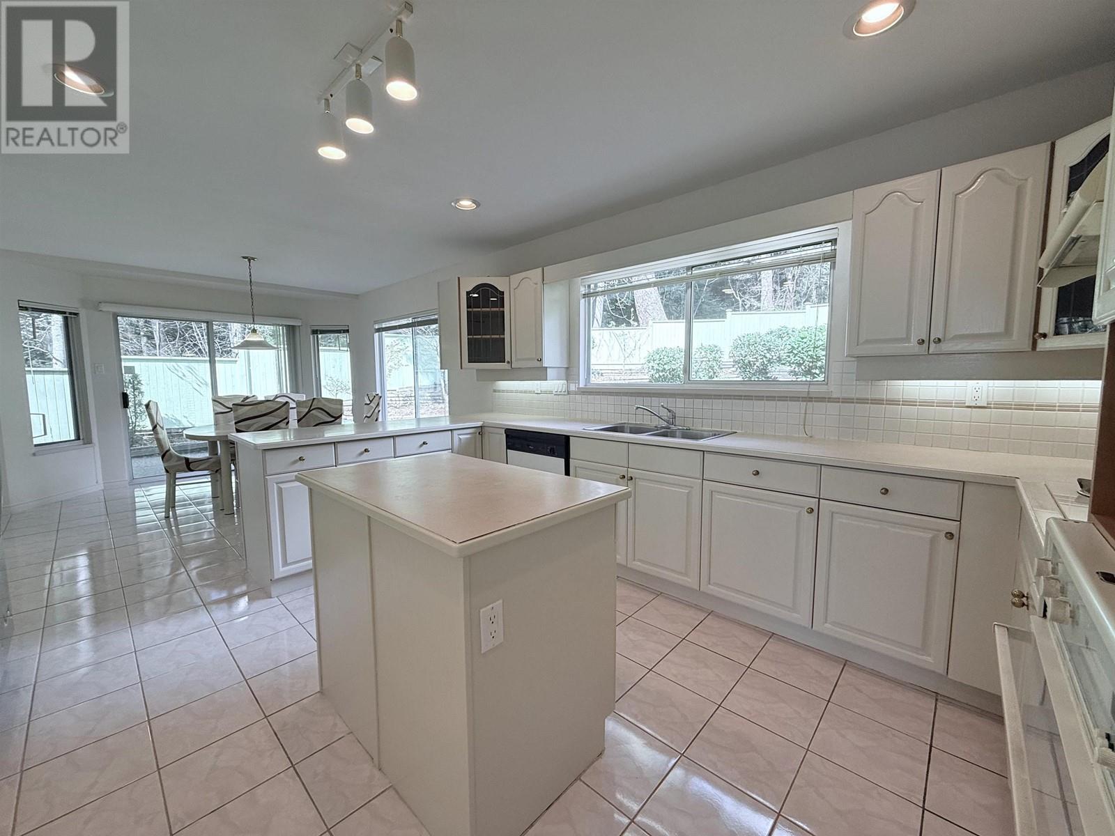 156 Ravine Drive, Port Moody, British Columbia  V3H 4W3 - Photo 13 - R2923347