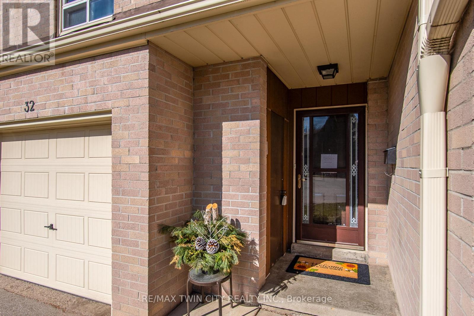 Property at 32 - 634 STRASBURG ROAD image 4