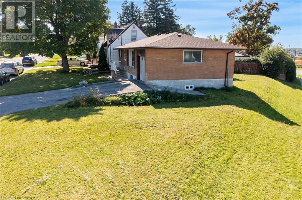 Property at 532 MONTRAVE Avenue image 3