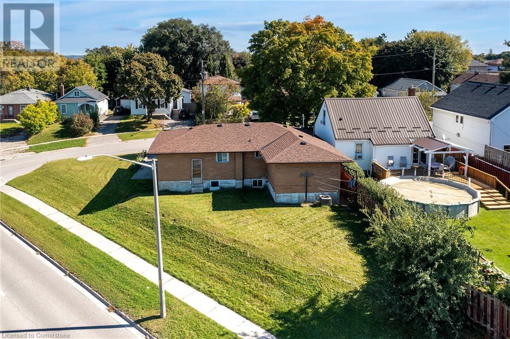 Property at 532 MONTRAVE Avenue image 4