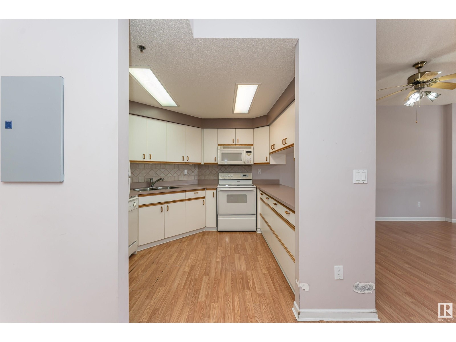 Property at #111 2011 137 AV NW image 1