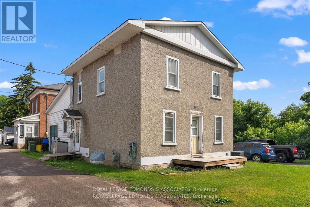 7 Isabella Street, Pembroke, Ontario  K8A 5S4 - Photo 1 - X12036633