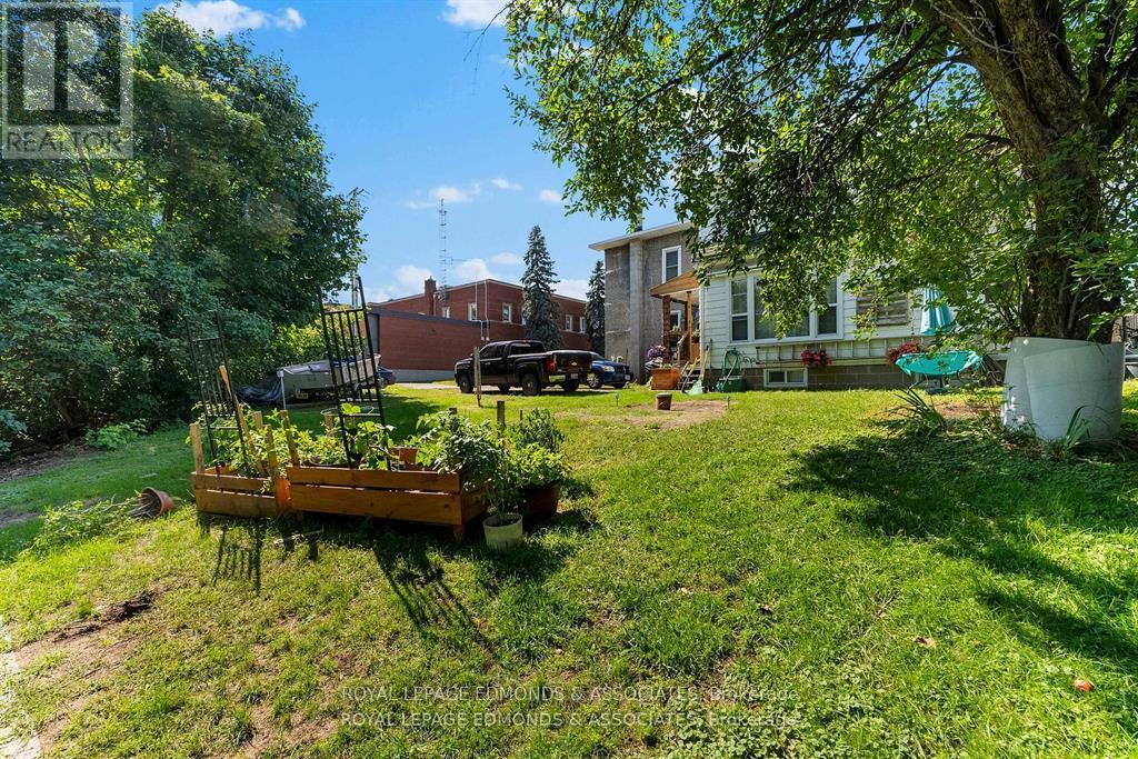 7 Isabella Street, Pembroke, Ontario  K8A 5S4 - Photo 11 - X12036633