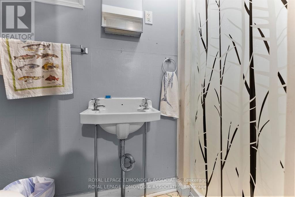 7 Isabella Street, Pembroke, Ontario  K8A 5S4 - Photo 21 - X12036633