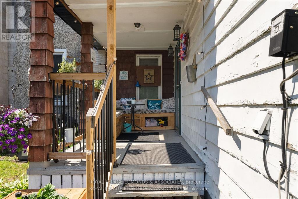 7 Isabella Street, Pembroke, Ontario  K8A 5S4 - Photo 8 - X12036633