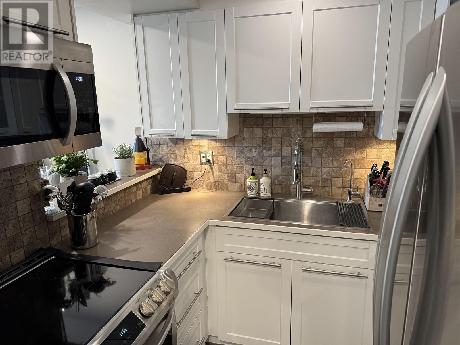 305 7471 Blundell Road, Richmond, British Columbia  V6Y 1J6 - Photo 2 - R2978930