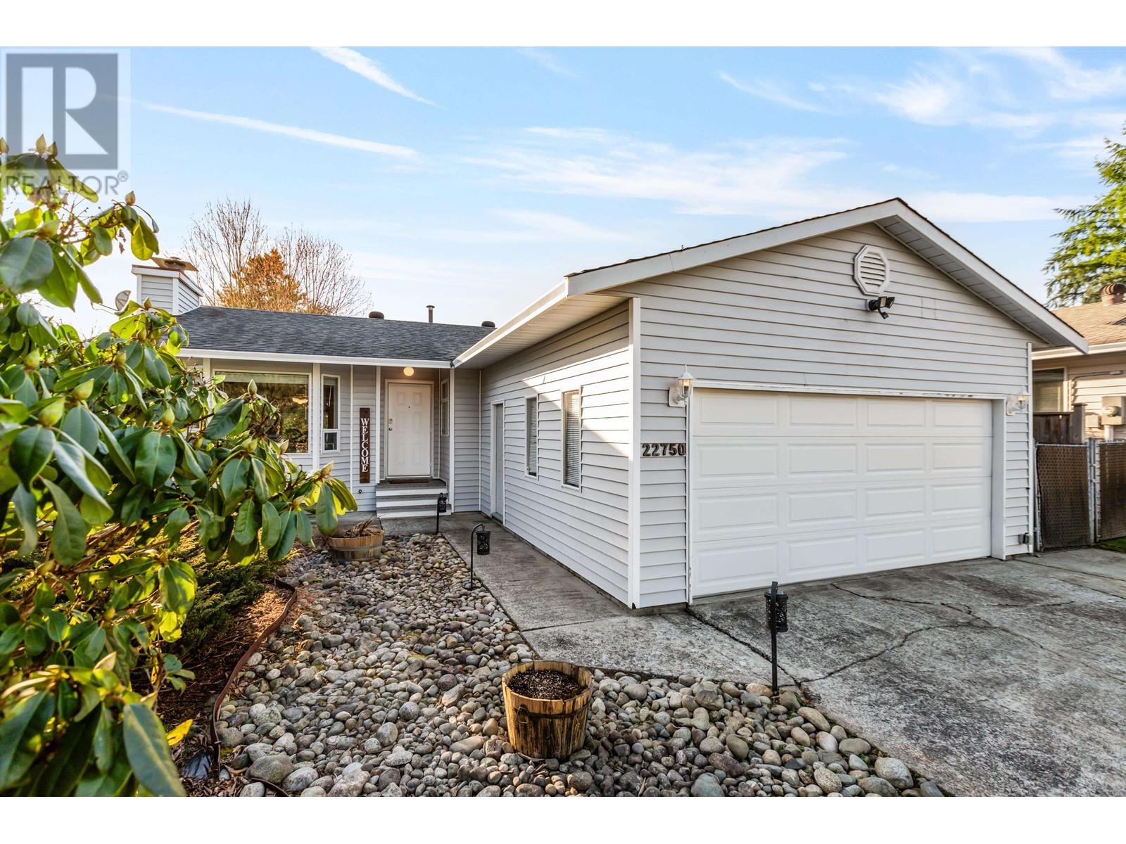 22750 Balabanian Circle, Maple Ridge, British Columbia  V2X 9C3 - Photo 2 - R2975166