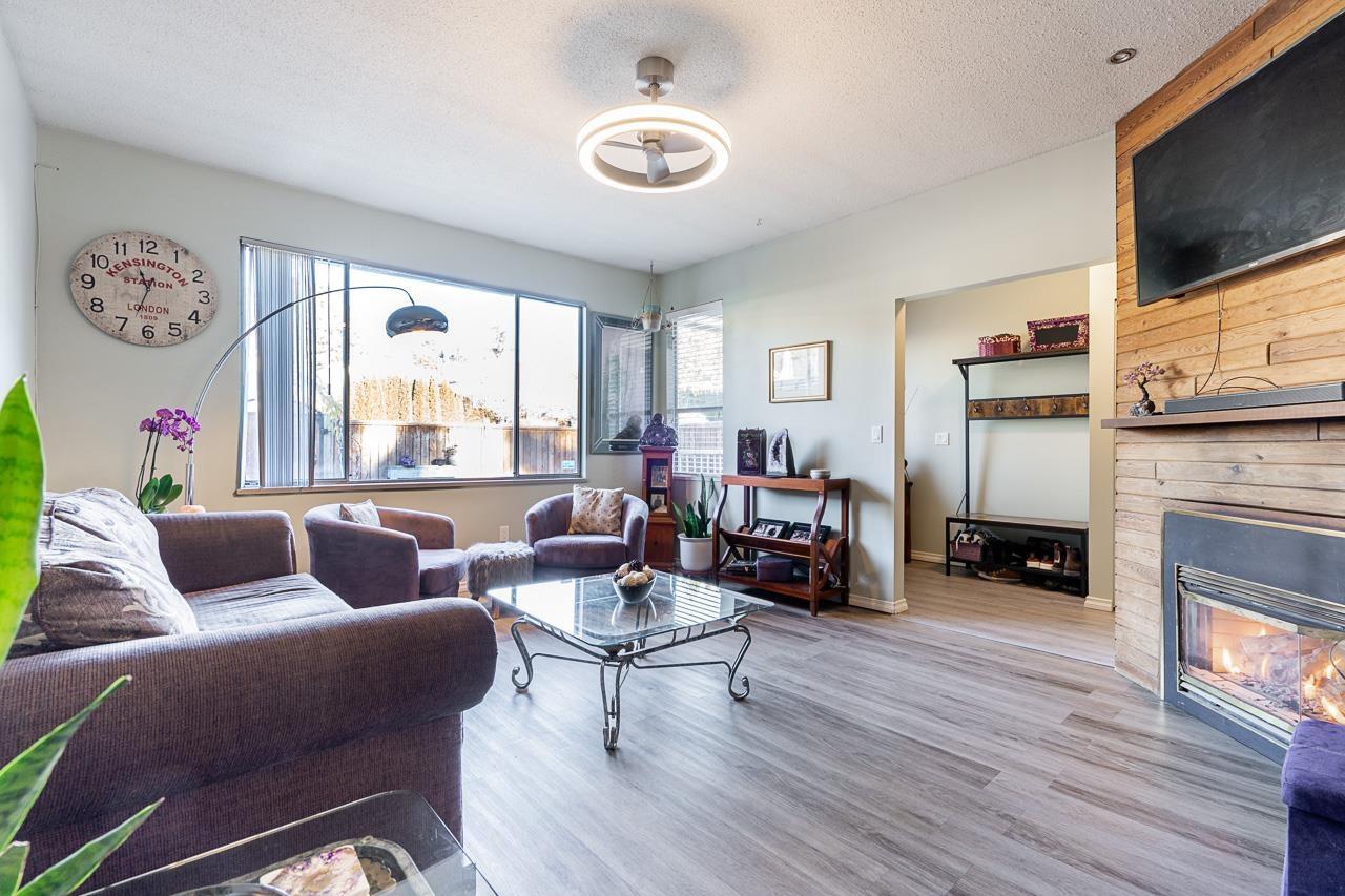 Property at 33138 MYRTLE AVENUE image 5