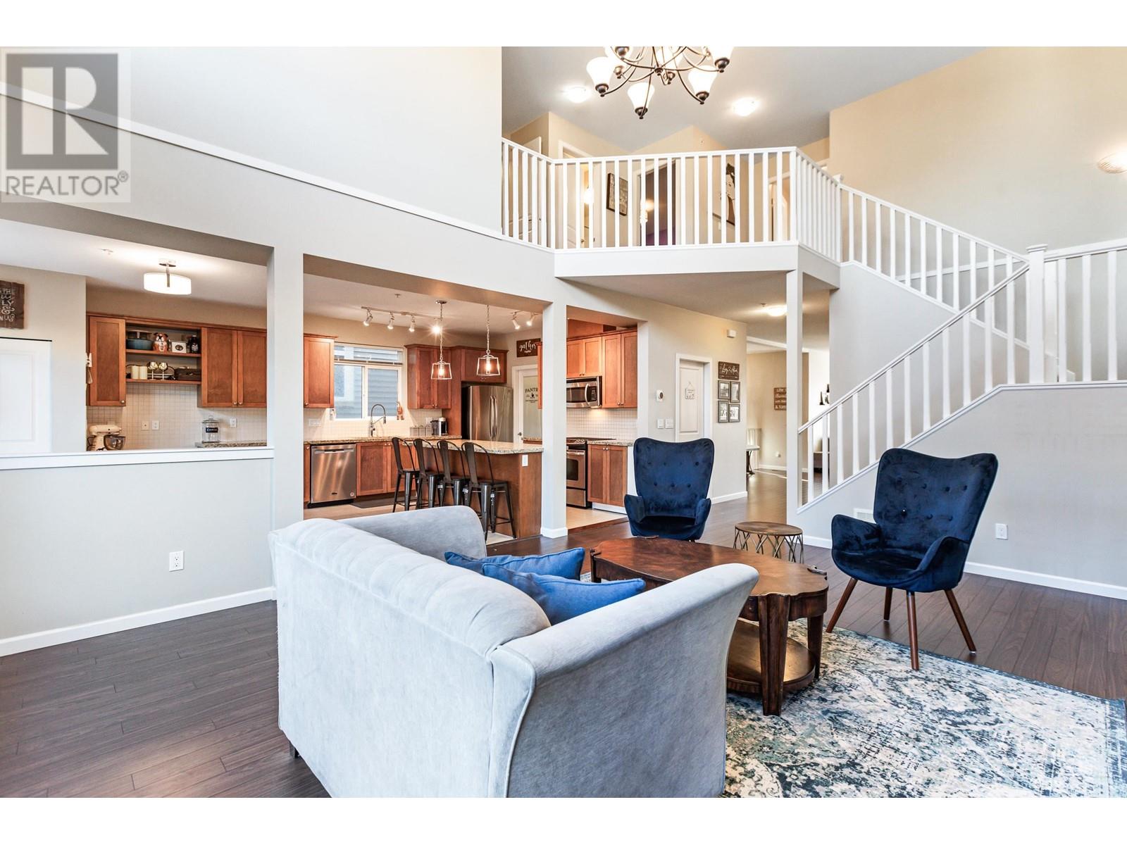 10138 241a Street, Maple Ridge, British Columbia  V2W 0E6 - Photo 2 - R2961505