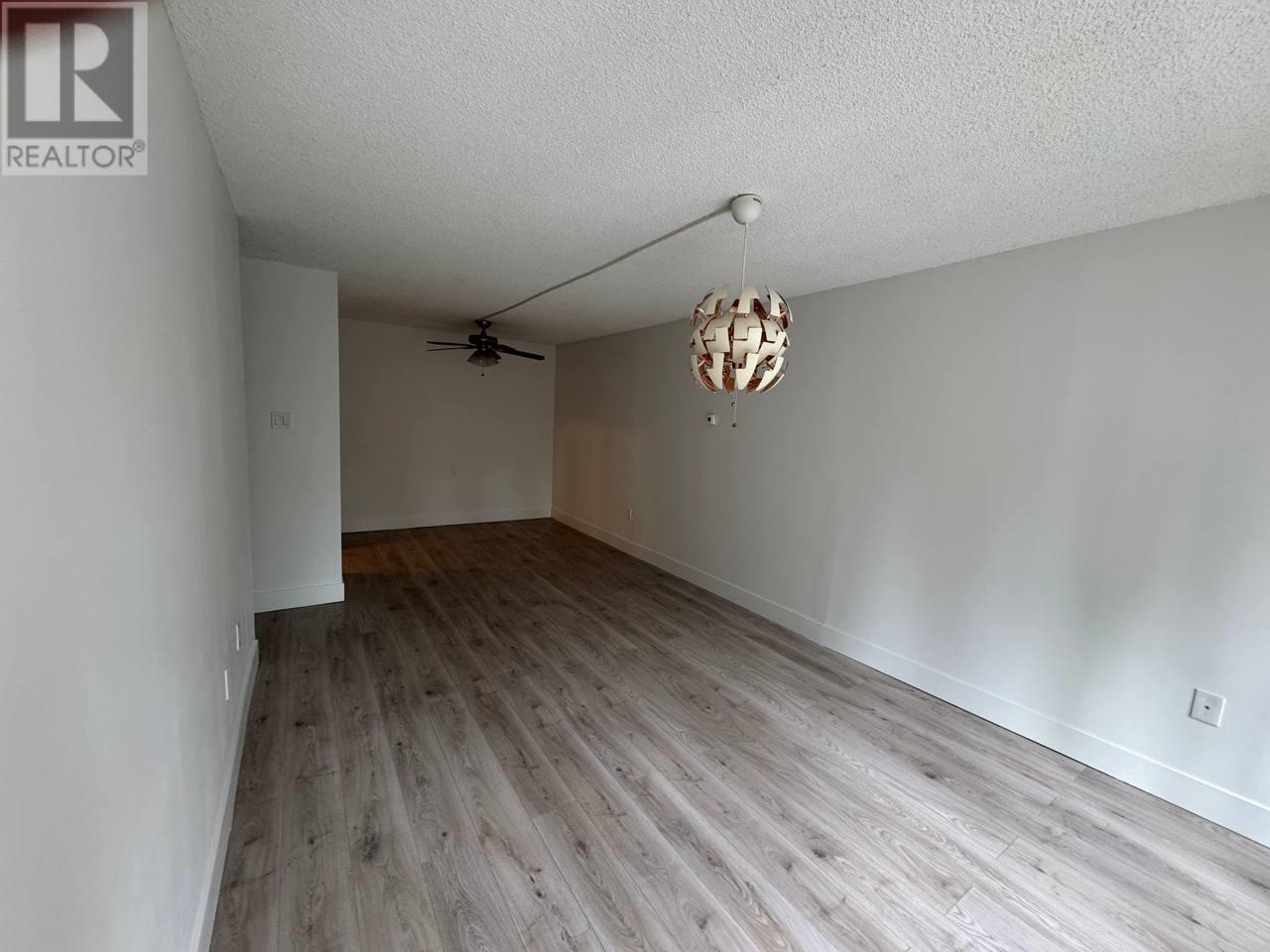 Property at 407 2008 FULLERTON AVENUE image 4