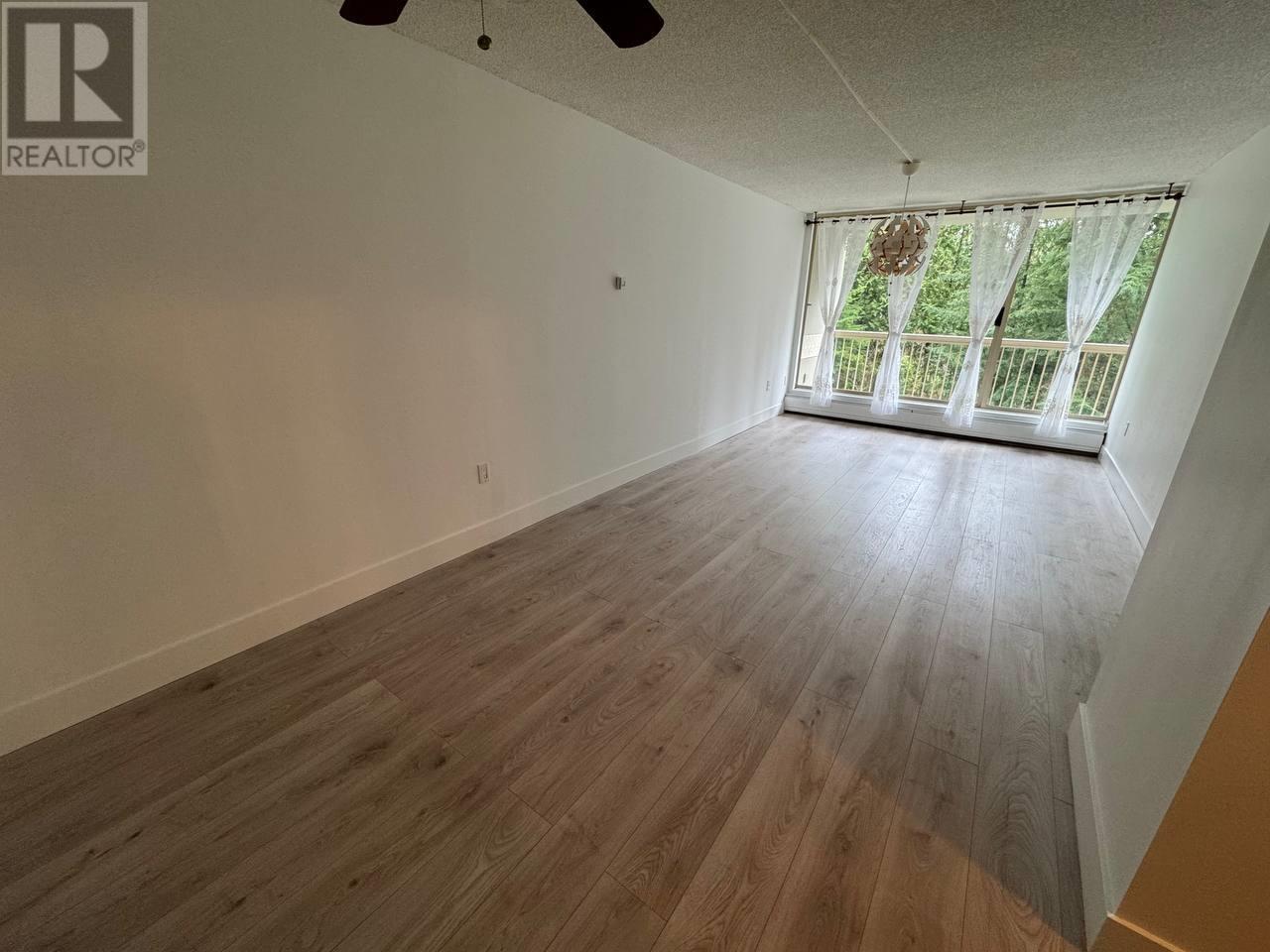 Property at 407 2008 FULLERTON AVENUE image 5