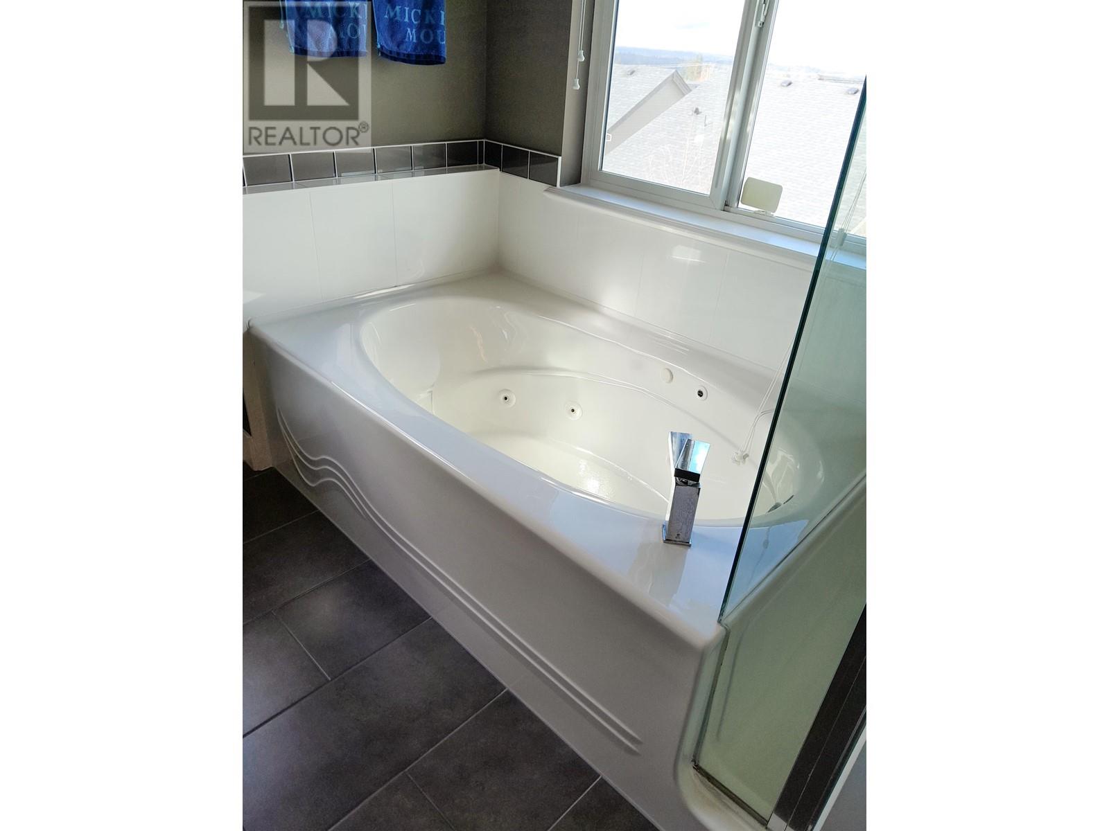 10499 Mceachern Street, Maple Ridge, British Columbia  V2W 0H8 - Photo 16 - R2980211