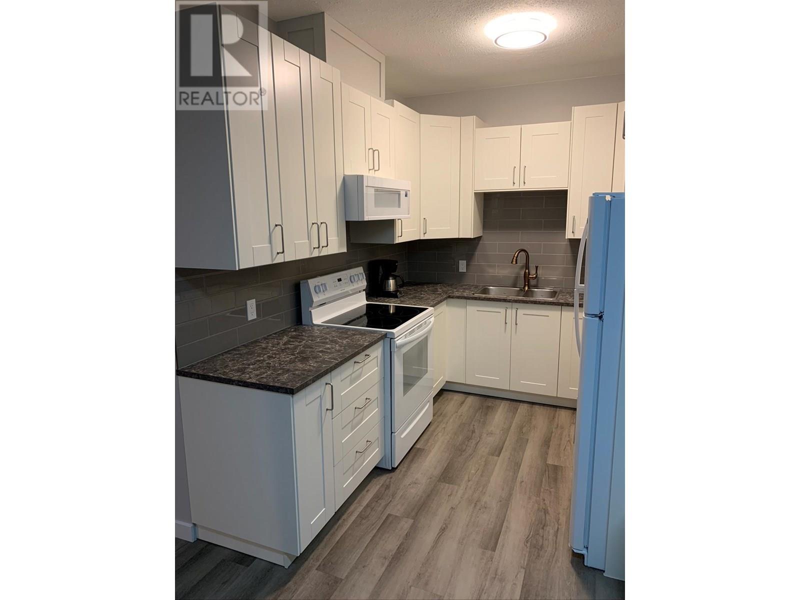 145 Deer Park Avenue, Kimberley, British Columbia V1A 2J5 - Photo 4 - 10339813