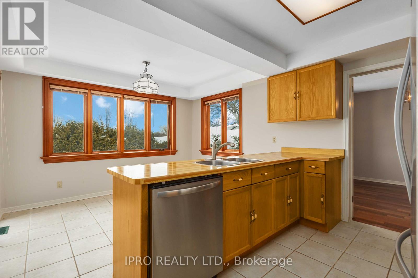Property at 8 BELMONT COURT image 5