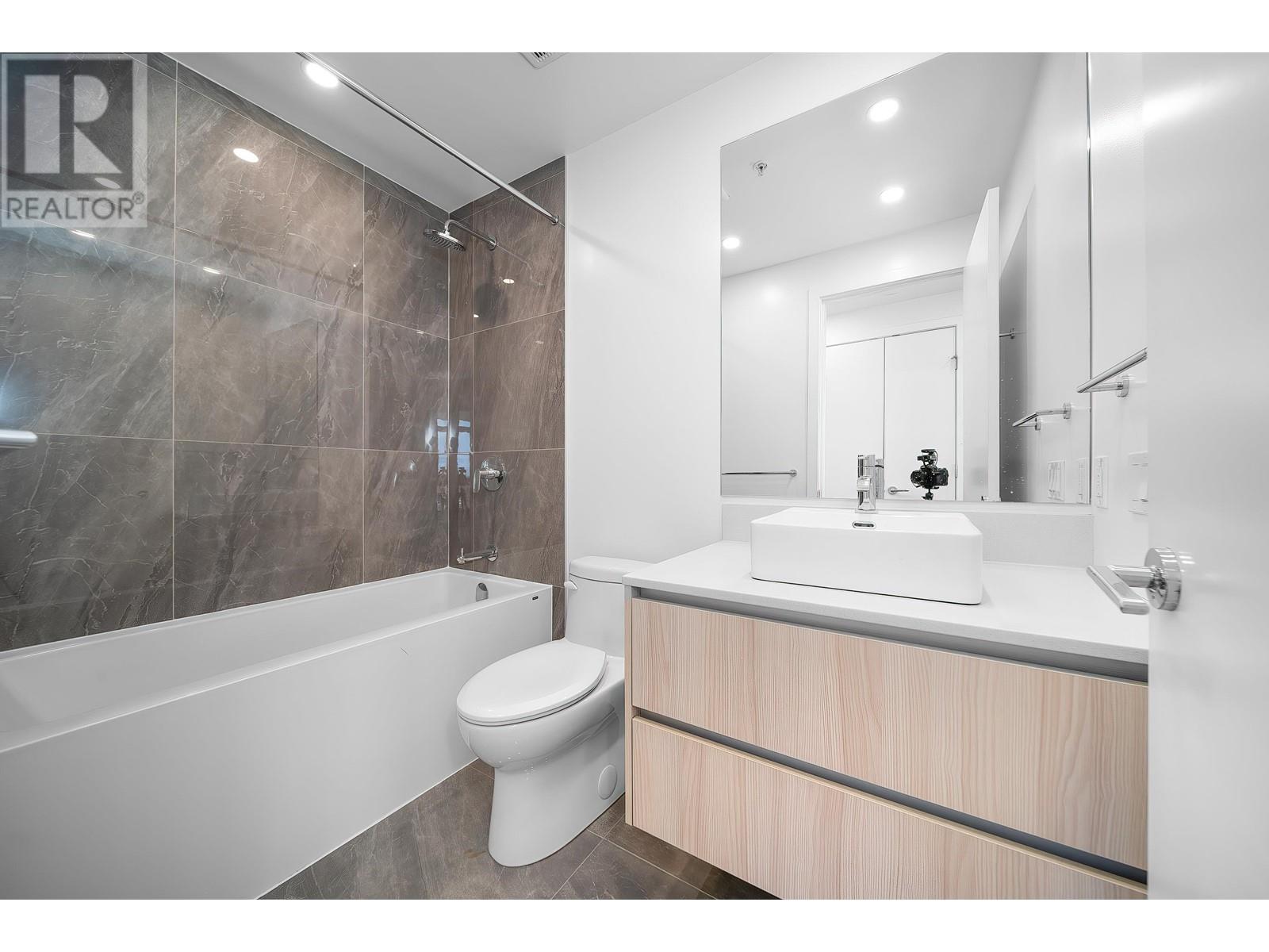 Listing Picture 14 of 36 : 2706 5333 GORING STREET, Burnaby / 本拿比 - 魯藝地產 Yvonne Lu Group - MLS Medallion Club Member