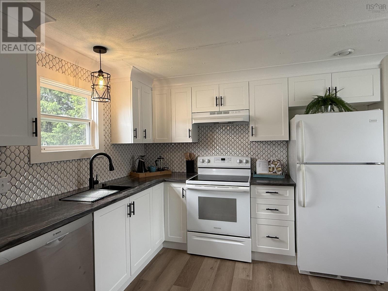 21 College Court, Bible Hill, Nova Scotia  B2N 6P3 - Photo 5 - 202501834