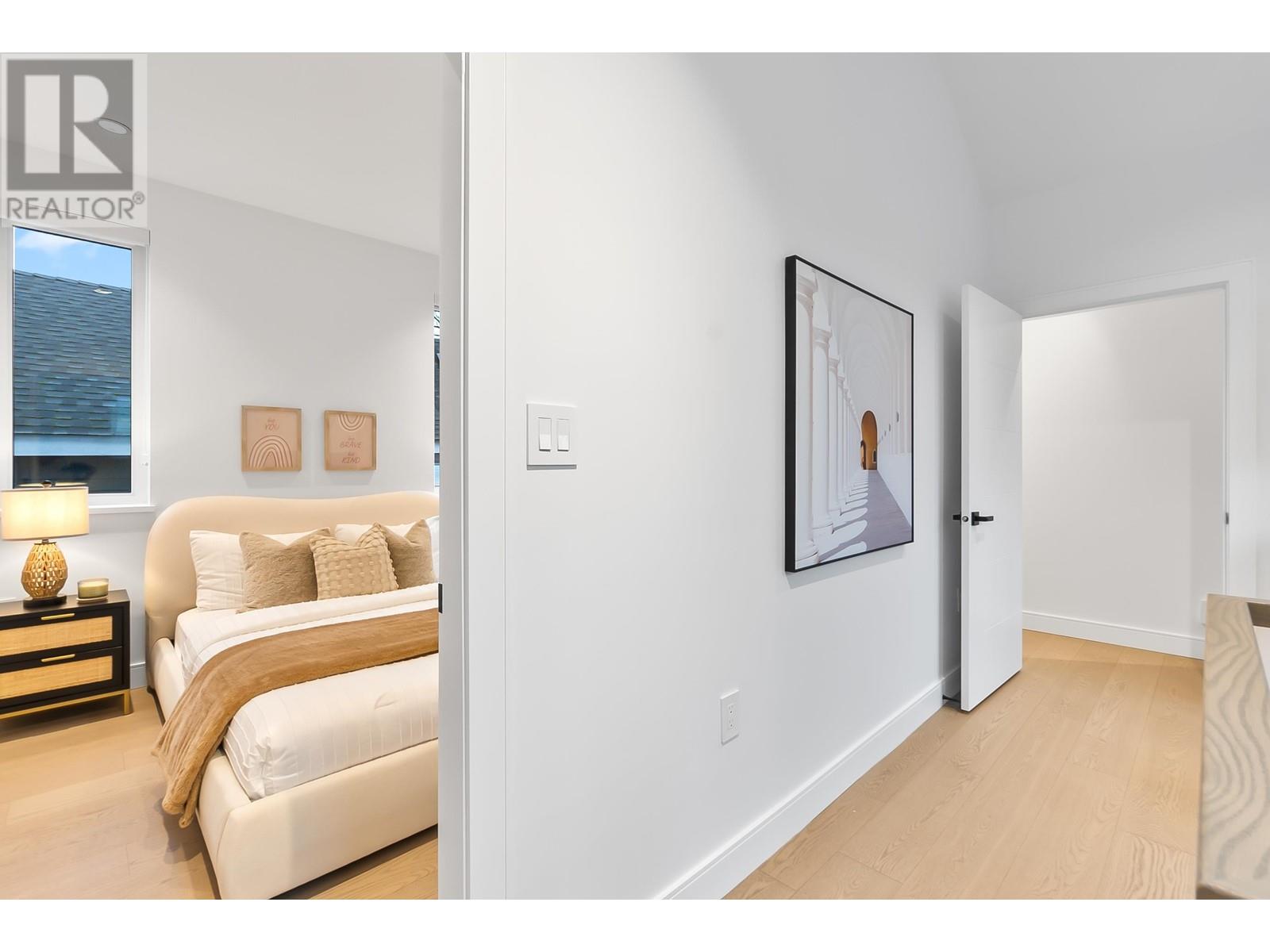 Listing Picture 29 of 34 : 2 930 E 10TH AVENUE, Vancouver / 溫哥華 - 魯藝地產 Yvonne Lu Group - MLS Medallion Club Member