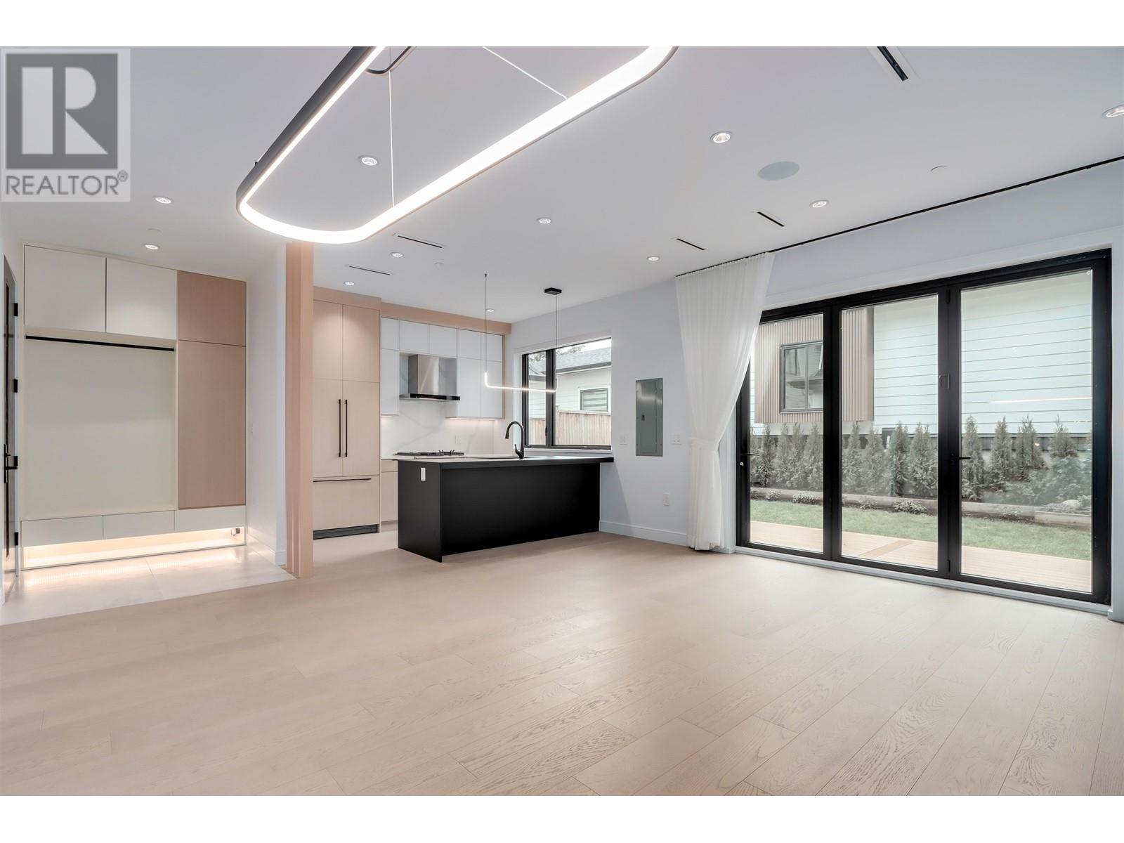 Listing Picture 6 of 34 : 2 930 E 10TH AVENUE, Vancouver / 溫哥華 - 魯藝地產 Yvonne Lu Group - MLS Medallion Club Member