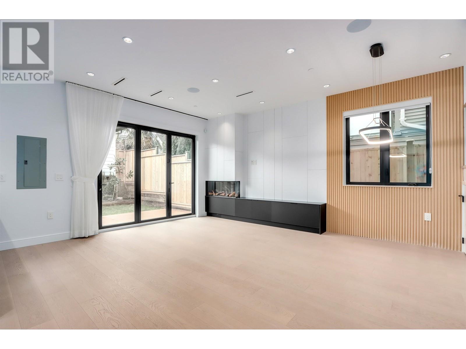 Listing Picture 5 of 34 : 2 930 E 10TH AVENUE, Vancouver / 溫哥華 - 魯藝地產 Yvonne Lu Group - MLS Medallion Club Member