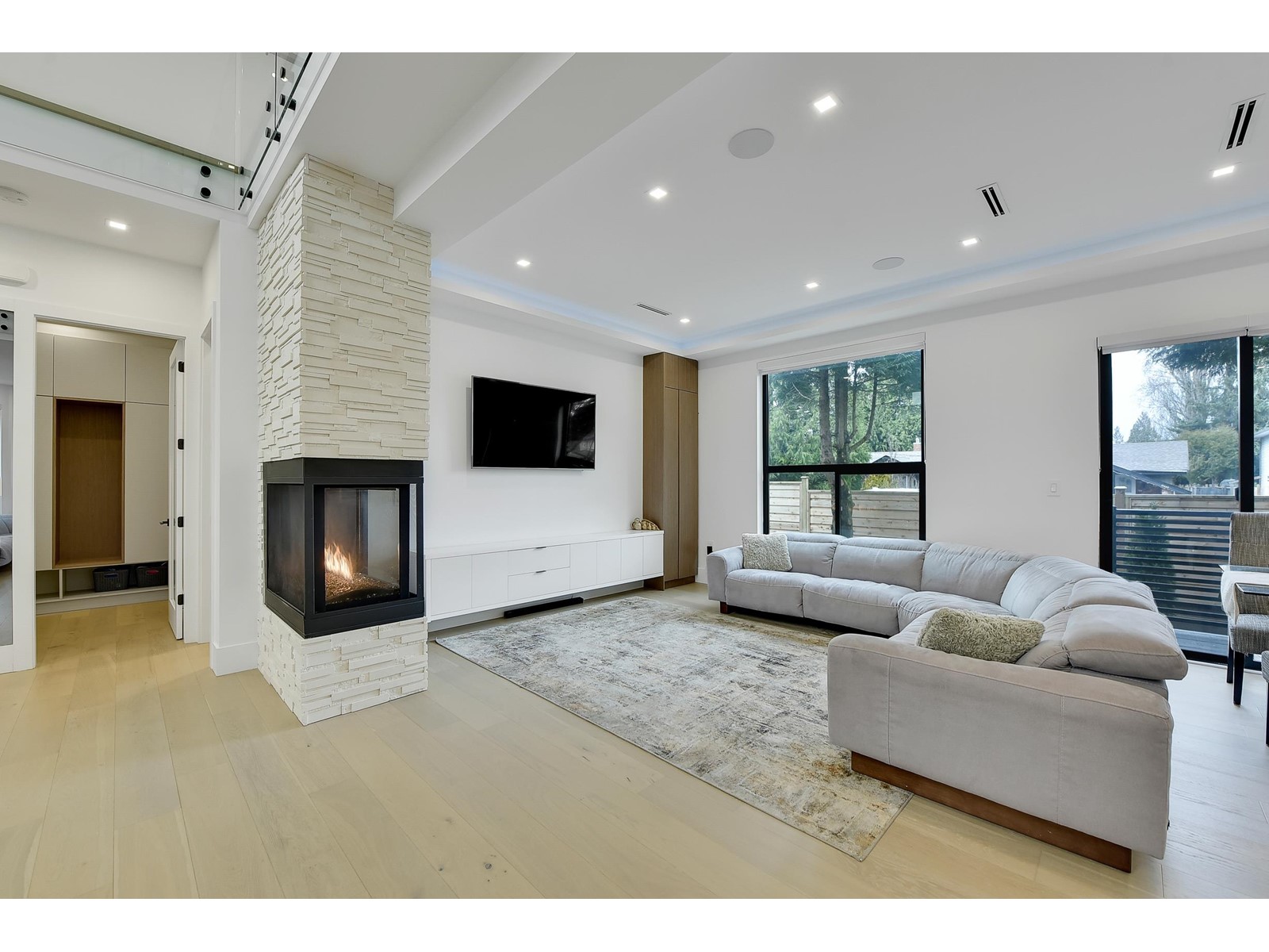 15711 Aster Road, Surrey, British Columbia  V4A 1Y4 - Photo 6 - R2980937