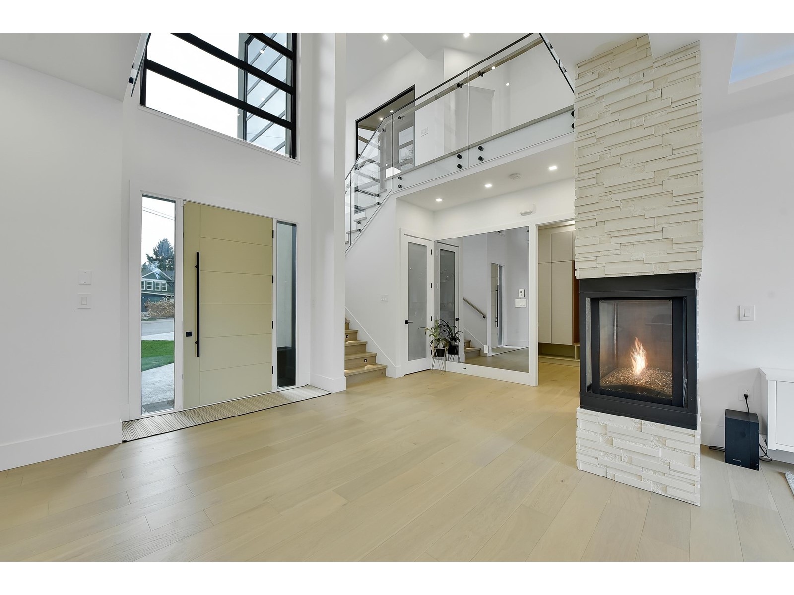 15711 Aster Road, Surrey, British Columbia  V4A 1Y4 - Photo 3 - R2980937
