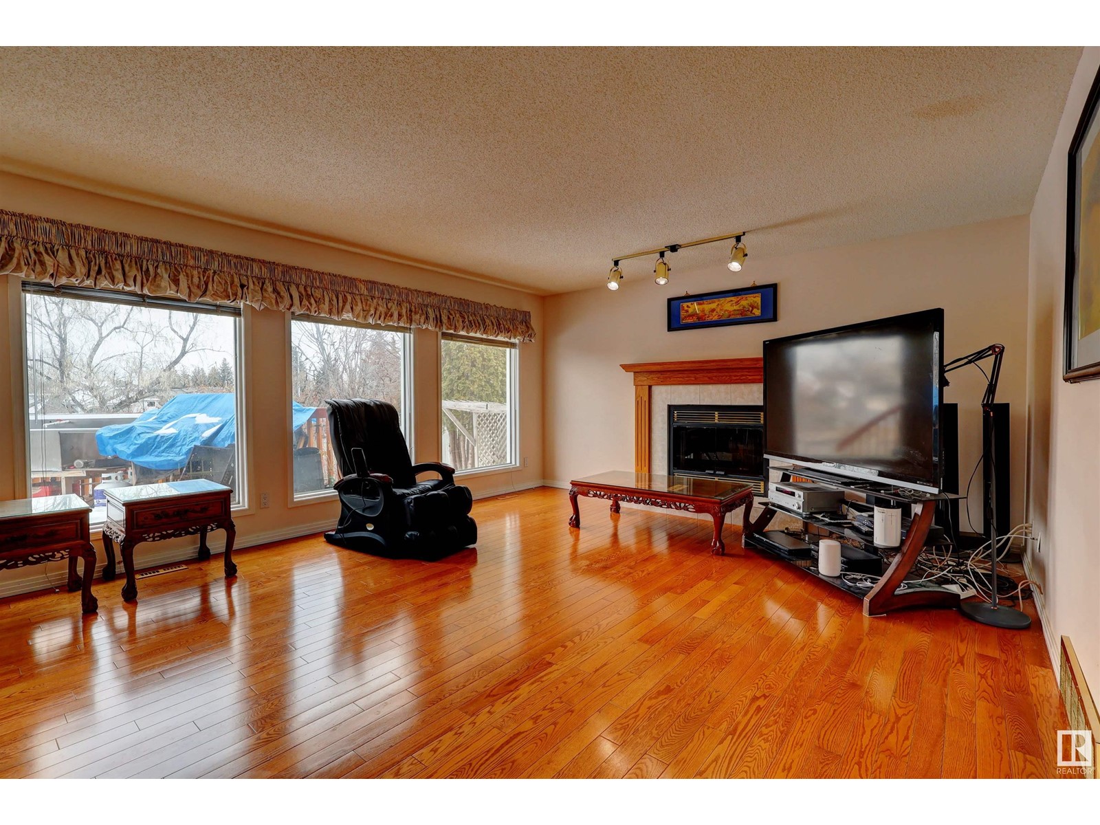 Property at 15 CORMACK NW image 4