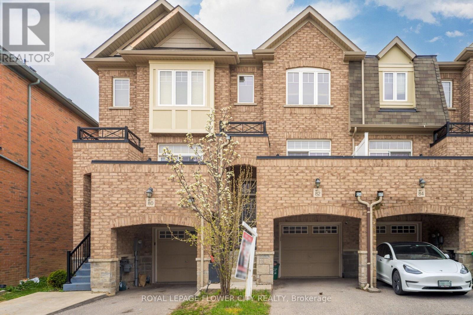 Property at 82 MAGDALENE CRESCENT image 2