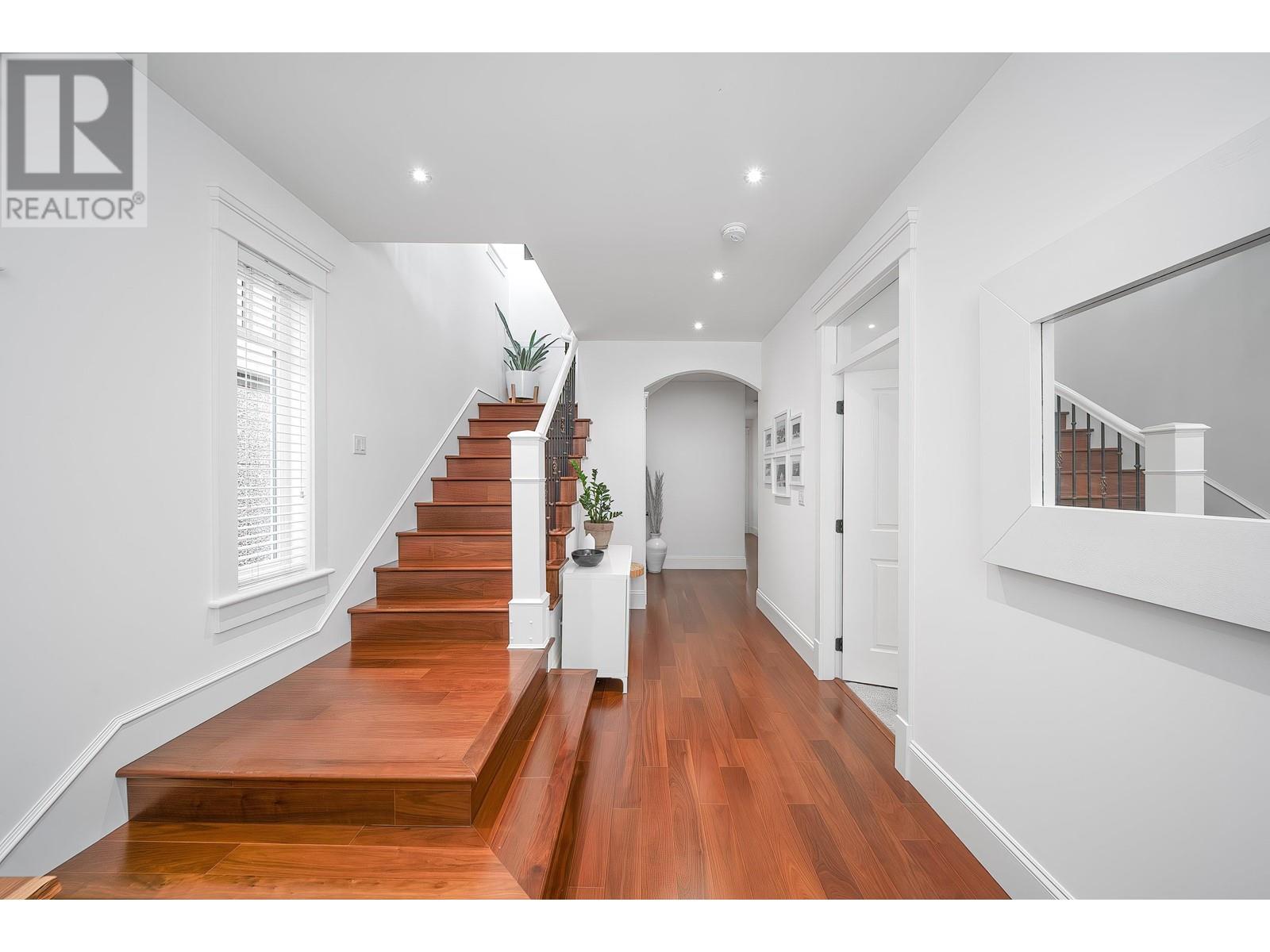 Property at 18 HYTHE AVENUE image 4