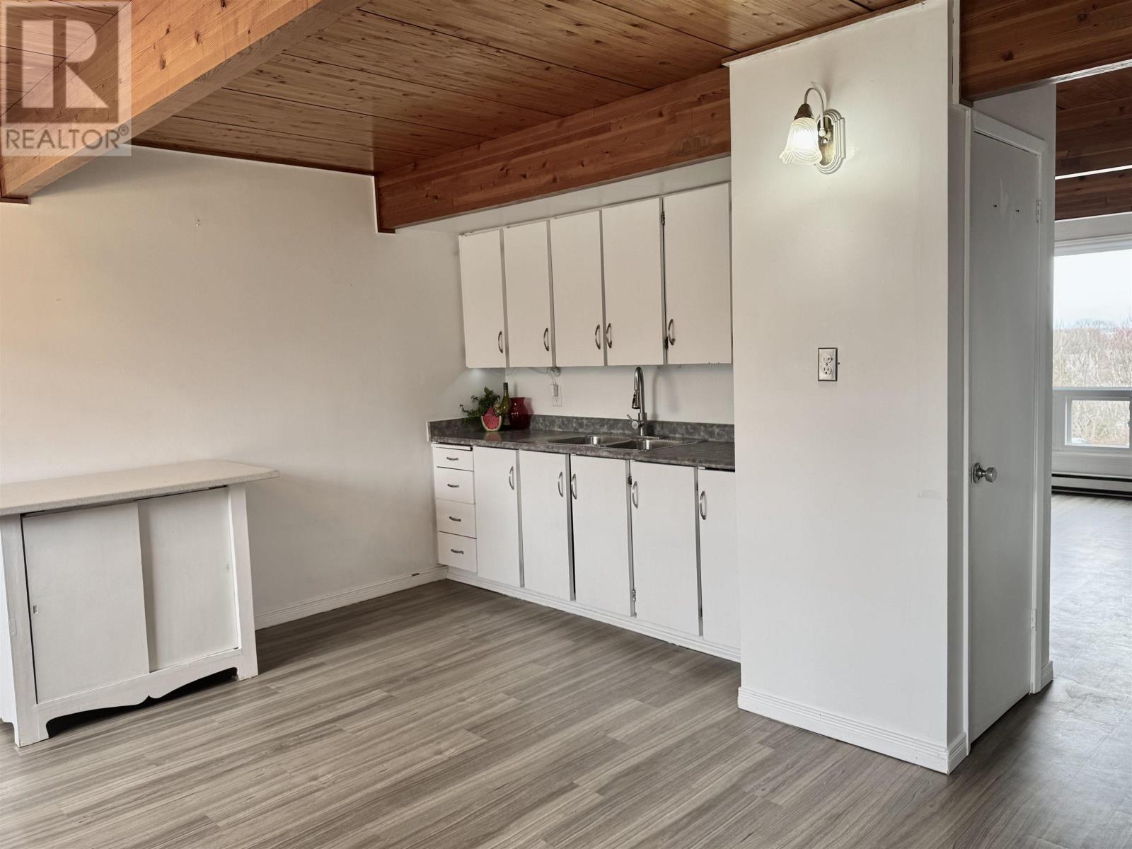 6 Drumdonald Road, Halifax, Nova Scotia  B3K 3P9 - Photo 10 - 202505091