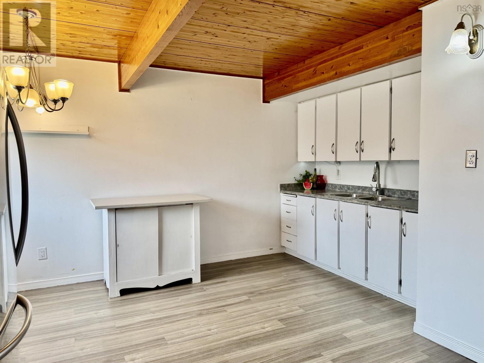 6 Drumdonald Road, Halifax, Nova Scotia  B3K 3P9 - Photo 6 - 202505091