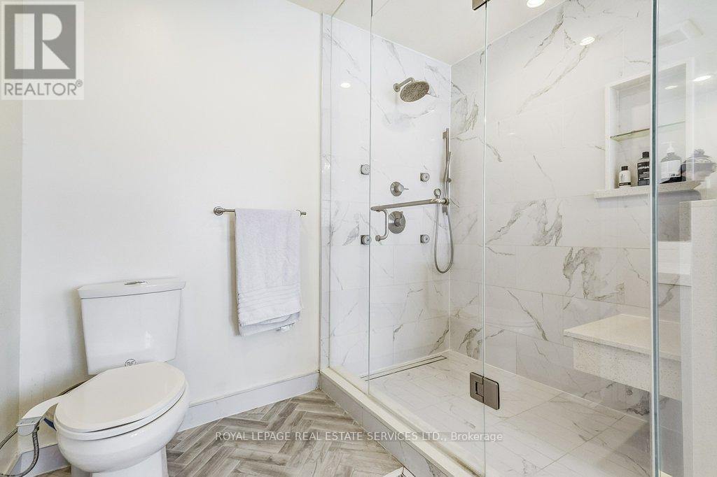 17 Clockwork Lane, Toronto, Ontario  M8Y 4H5 - Photo 33 - W11986514
