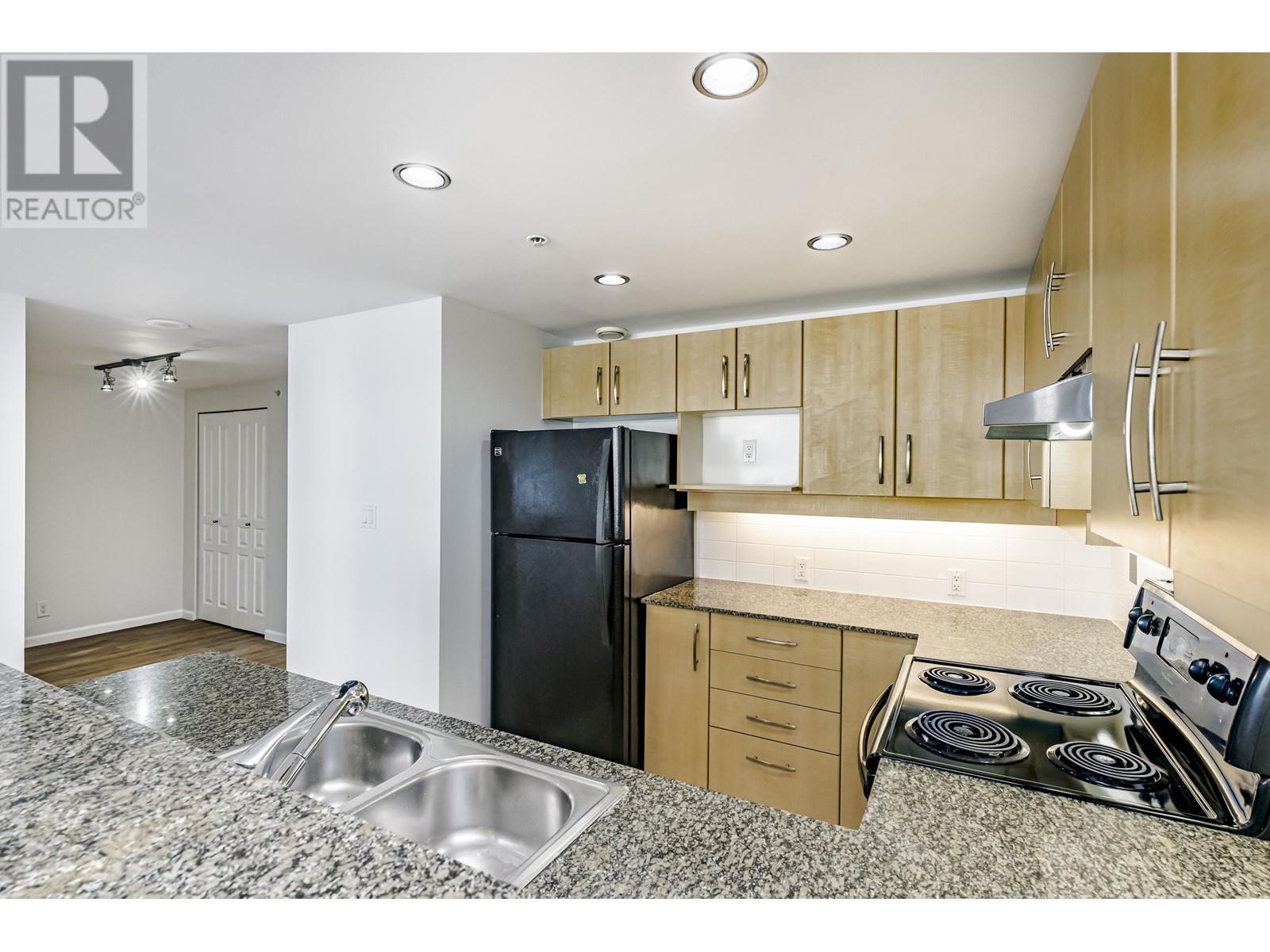 202 9298 University Crescent, Burnaby, British Columbia  V5A 4X8 - Photo 10 - R2966935