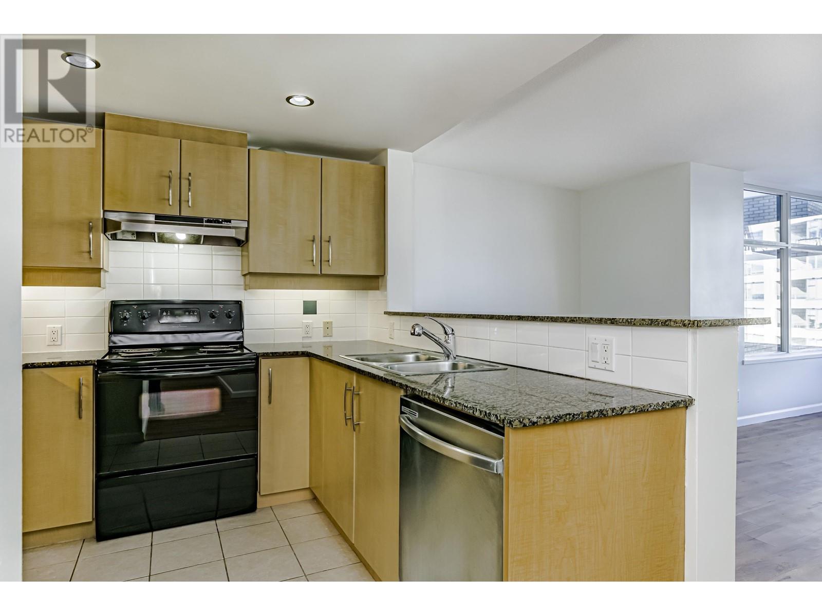 202 9298 University Crescent, Burnaby, British Columbia  V5A 4X8 - Photo 11 - R2966935