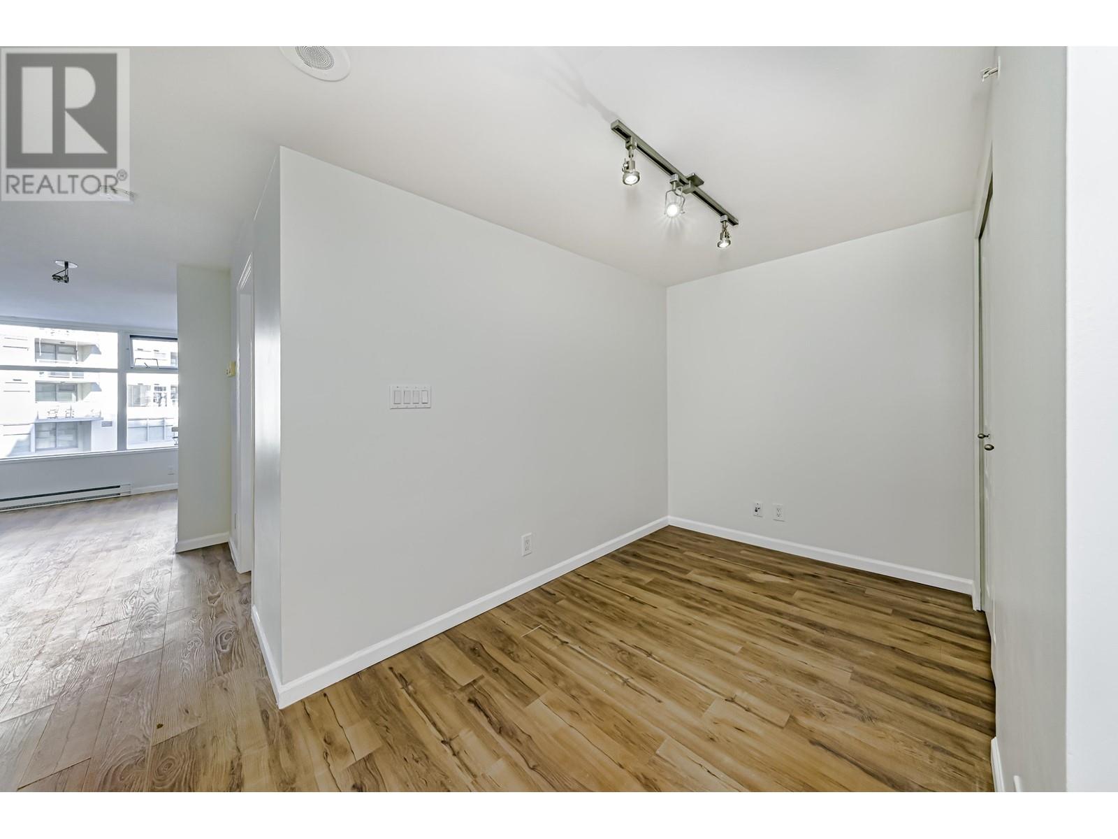 202 9298 University Crescent, Burnaby, British Columbia  V5A 4X8 - Photo 8 - R2966935