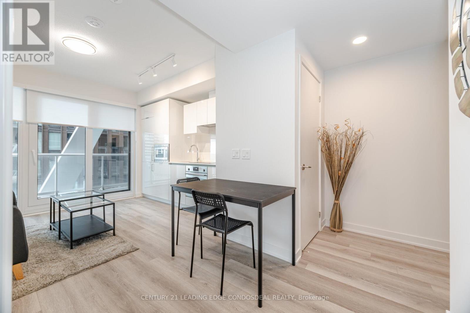 2020 - 230 Simcoe Street, Toronto, Ontario  M5T 0G7 - Photo 10 - C12036807