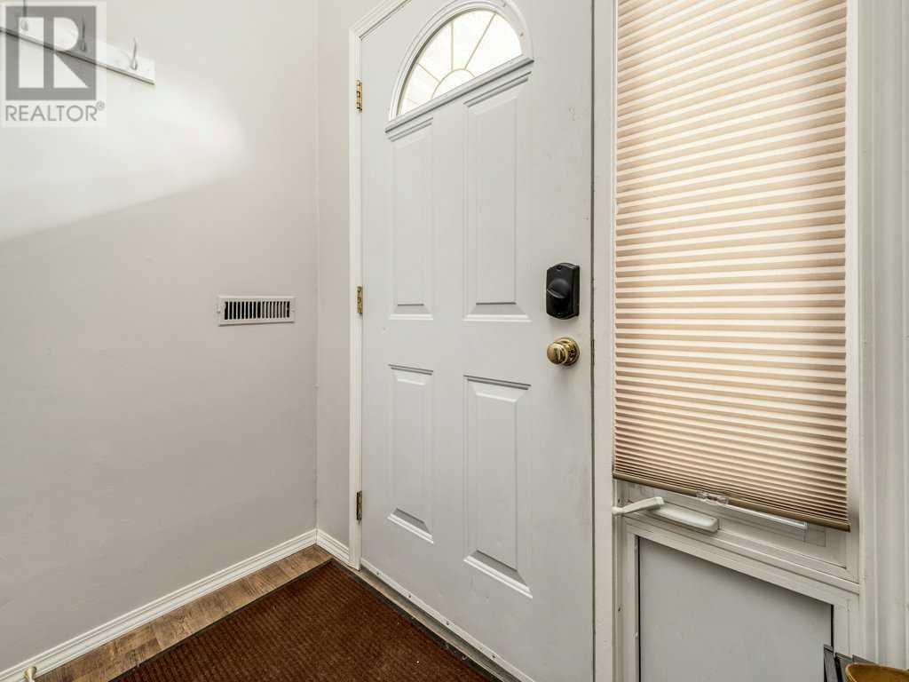 114 Meadowlark Boulevard N, Lethbridge, Alberta  T1H 4J4 - Photo 4 - A2202116