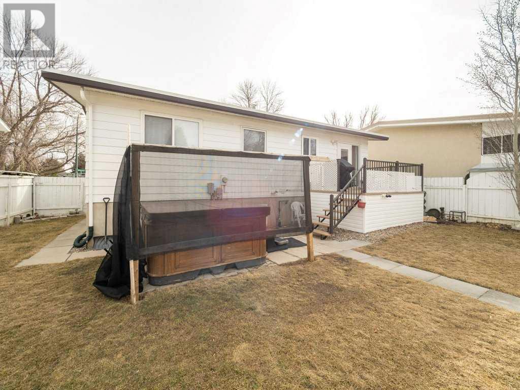 114 Meadowlark Boulevard N, Lethbridge, Alberta  T1H 4J4 - Photo 35 - A2202116