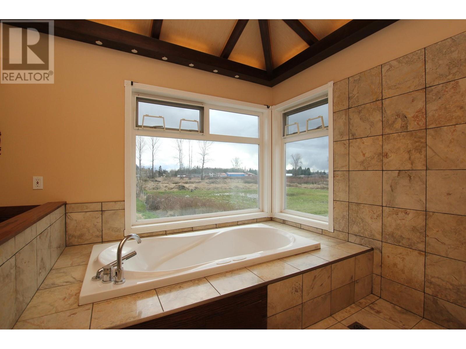 19682 Richardson Road, Pitt Meadows, British Columbia  V3Y 1Z1 - Photo 10 - R2977172