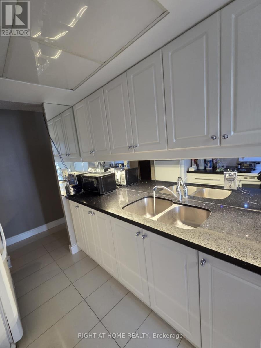 1203 - 5765 Yonge Street, Toronto (Newtonbrook East), Ontario  M2M 4H9 - Photo 3 - C12028983