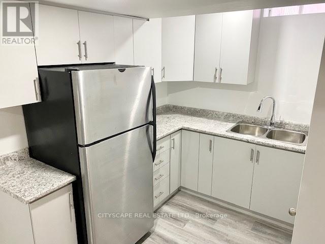 1b - 6421 Donway Drive, Mississauga (East Credit), Ontario  L5V 1J4 - Photo 4 - W12036998