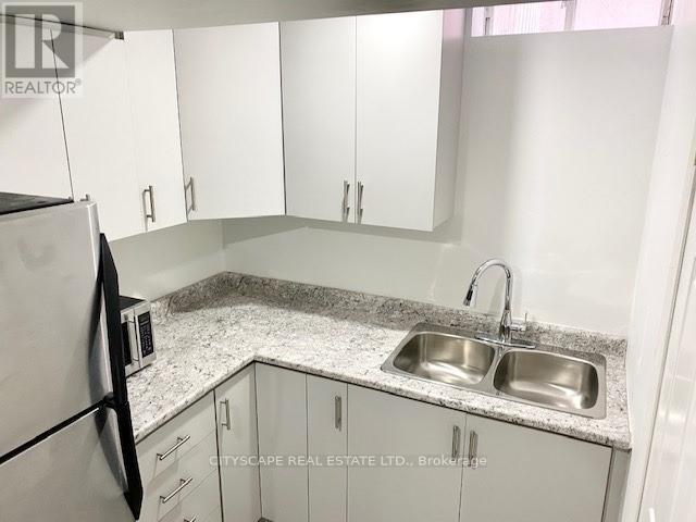 1b - 6421 Donway Drive, Mississauga (East Credit), Ontario  L5V 1J4 - Photo 5 - W12036998