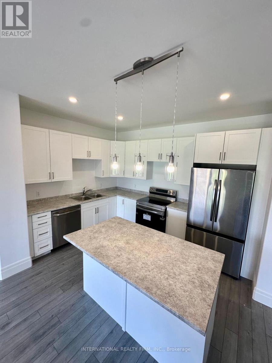 40 Evans Street, Prince Edward County, Ontario  K0K 2T0 - Photo 2 - X12037005