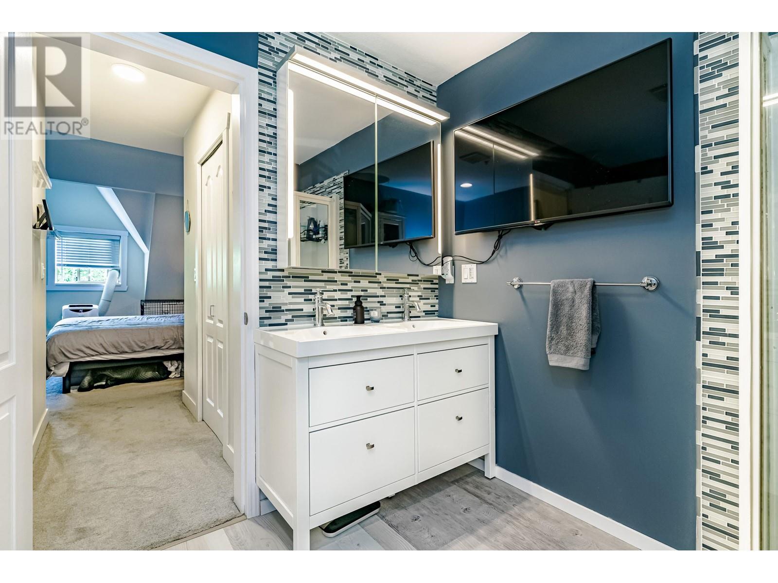 302 19241 Ford Road, Pitt Meadows, British Columbia  V3Y 2N4 - Photo 11 - R2970581